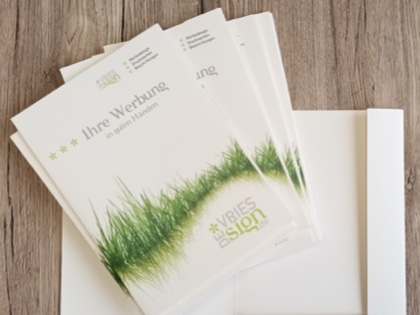 de Vries Design Hunteburg - Werbung - Firmen Werbung - Duckerei - Werbeagentur - Ostercappeln - Bad Essen - Belm - Venne - Hochzeitskarten - Werbung - Beschriftungen - T Shirt bedrucken - Trikots - Bad Essen - Osterkappeln - Hochzeit - Hochzeitsausstattung Hochzeitskarten - Grafik Design Studio Grafikfirma Hunteburg de Vries Diepholz